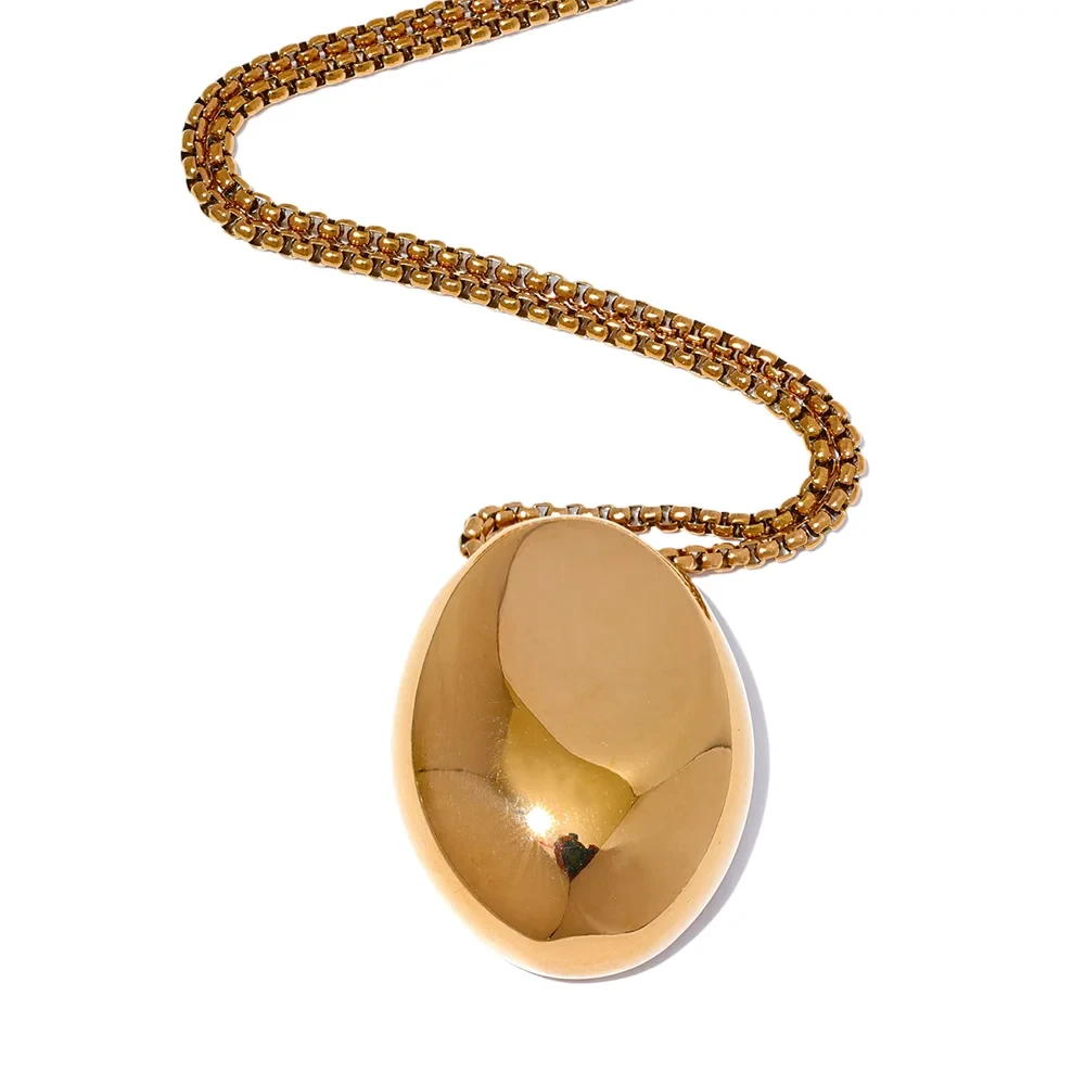 Colar com Pingente Dourado Oval - Elegância em Joias Semijoias